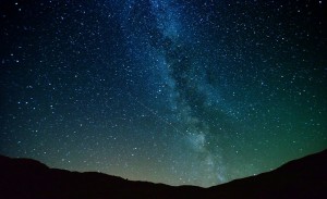 L’uomo vive di parole: certo non della chiacchiera che riempie i nostri vuoti, ma della parola sapida che viene dal silenzio e al silenzio ritorna. (cfr F. G. Brambilla, Esercizi spirituali per sposi con figli, Cavallino 18-20 maggio 2007).