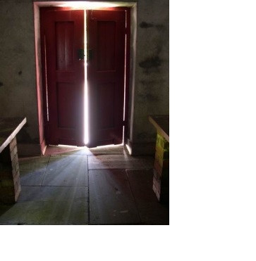 porta socchiusa bordo